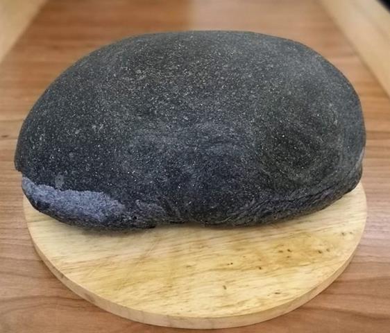 pane al carbone vegetale ricetta