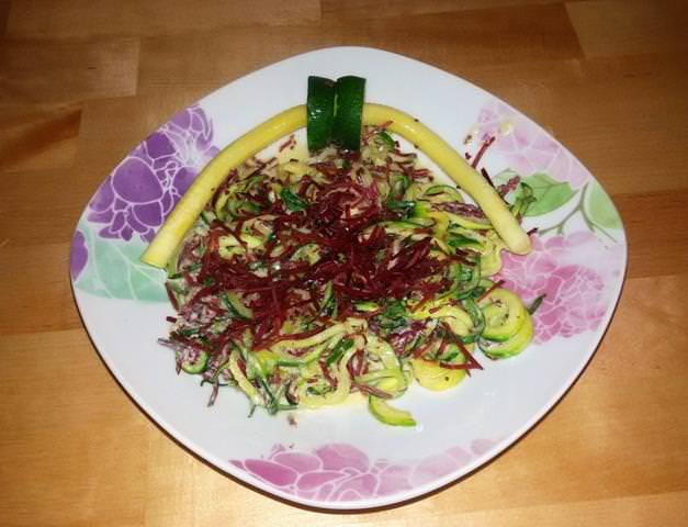 Spaghetti di zucchine con panna e sfilacci equino