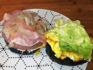 panino per hamburger al carbone vegetale estroso