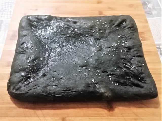 ricetta pizza al carbone vegetale