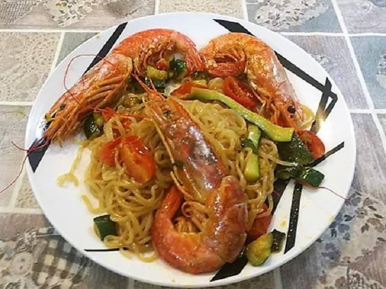 Spaghetti shirataki e gamberoni lowcarb